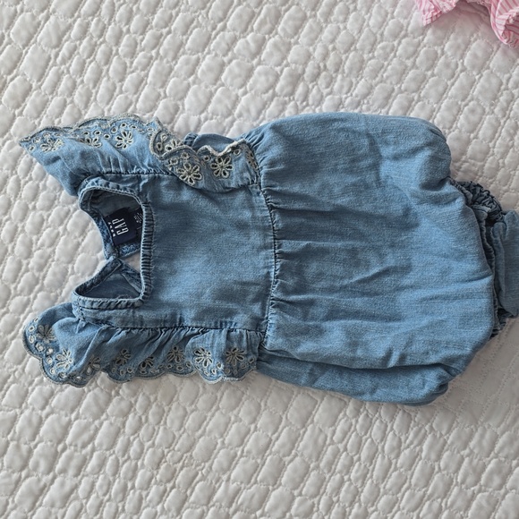 Baby girl romper bundle with matching headband - Picture 2 of 8